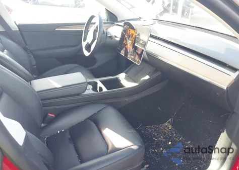 2022 Tesla Model Y Performance Dual Motor All-Wheel Drive from USA, damaged, VIN 7SAYGDEF3NF521521